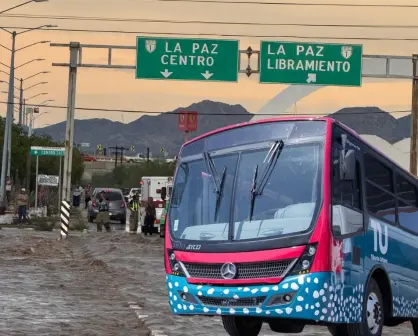Transporte, basura y servicios básicos se restablecen en La Paz tras el huracán Lorena