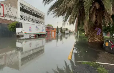 VIDEO | Lluvias inundan calles y viviendas en más de 15 cuadras de Nezahualcóyotl y La Paz, Edomex