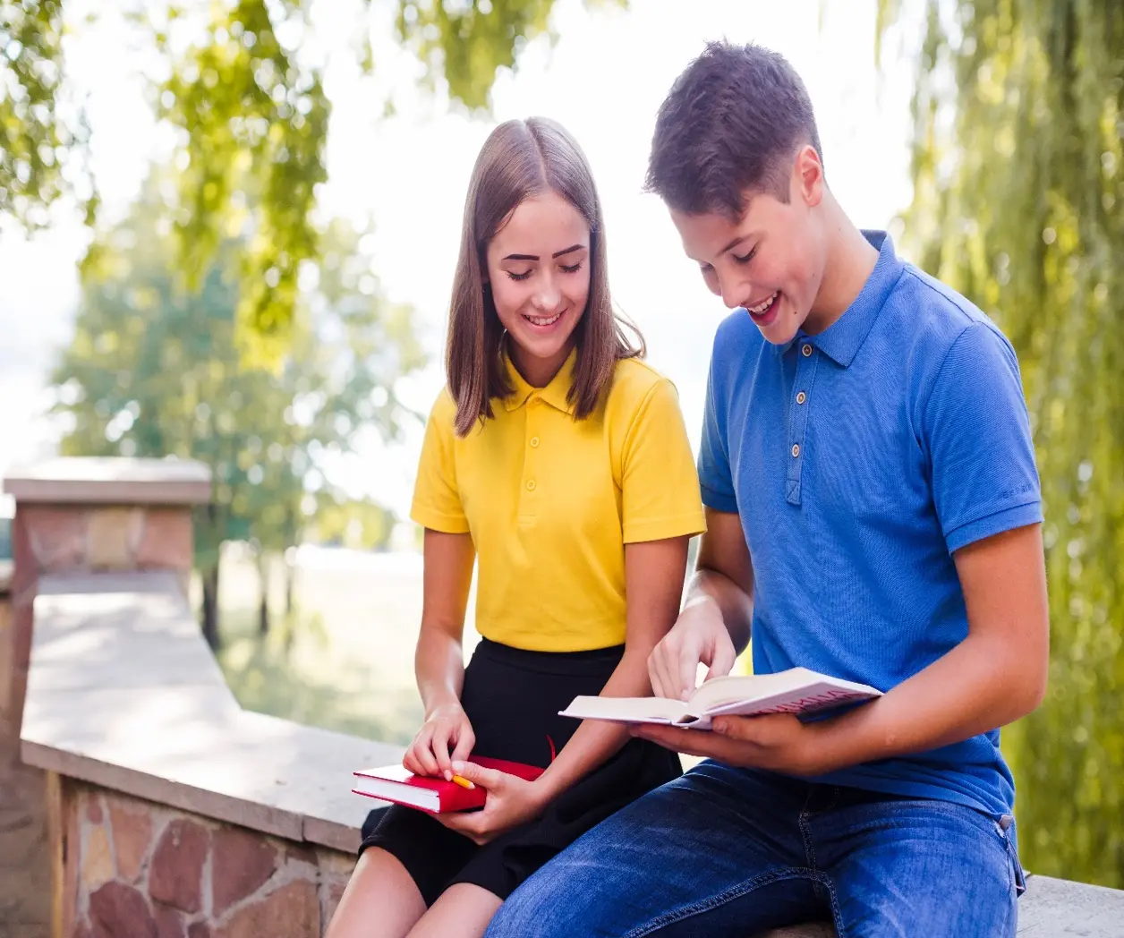 Dicho pacto busca apoyar a los jóvenes a mejorar su empleabilidad a través de cursos innovadores de acuerdo a la exigencia de los tiempos actuales. Foto: Freepik