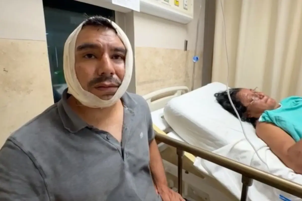 Mientras sus padres se recuperan de las heridas en un hospital del IMSS, las acusaciones directas contra policías investigadores han desatado indignación y exigencias de justicia. Foto: SSP