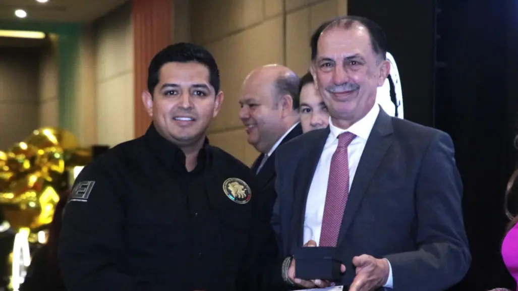 Agentes investigadores son galardonados por su labor en la Fiscalía de Nuevo León