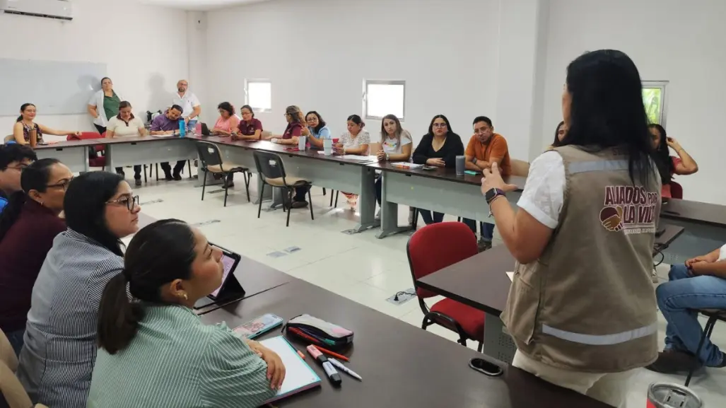 Liderazgo + ciudadanía llega a bachilleratos y universidades en Yucatán