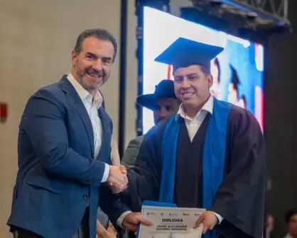 Educación gratuita en Monterrey: 165 jóvenes egresan de la Prepa Regia