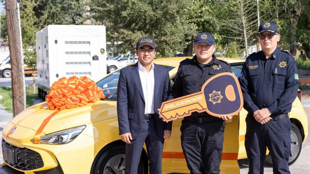 Félix Arratia celebra el Día del Policía en Juárez con la rifa de un auto y premios