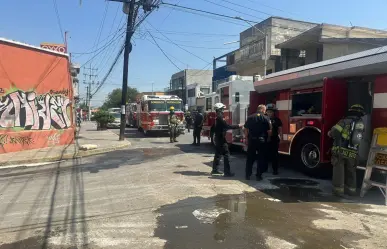 Fuga de químico moviliza a cuerpos de emergencia en la colonia Industrial de Monterrey