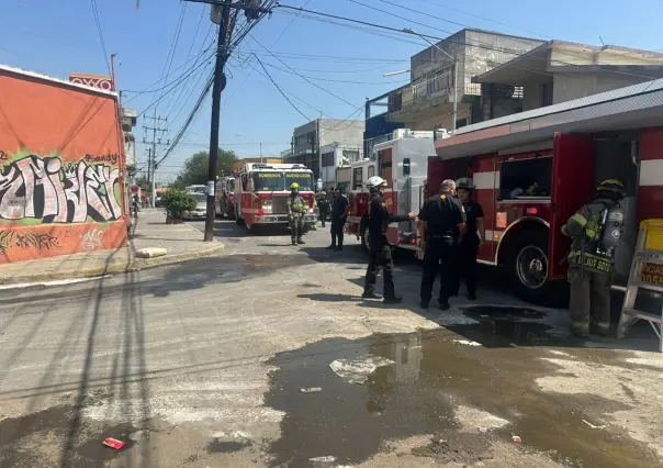 Fuga de químico moviliza a cuerpos de emergencia en la colonia Industrial de Monterrey