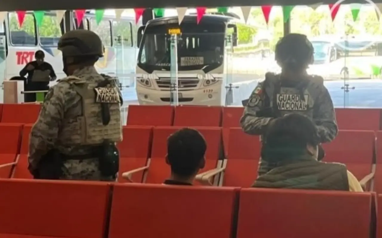 La Guardia Nacional resguarda a los jóvenes rescatados. Foto: Especial