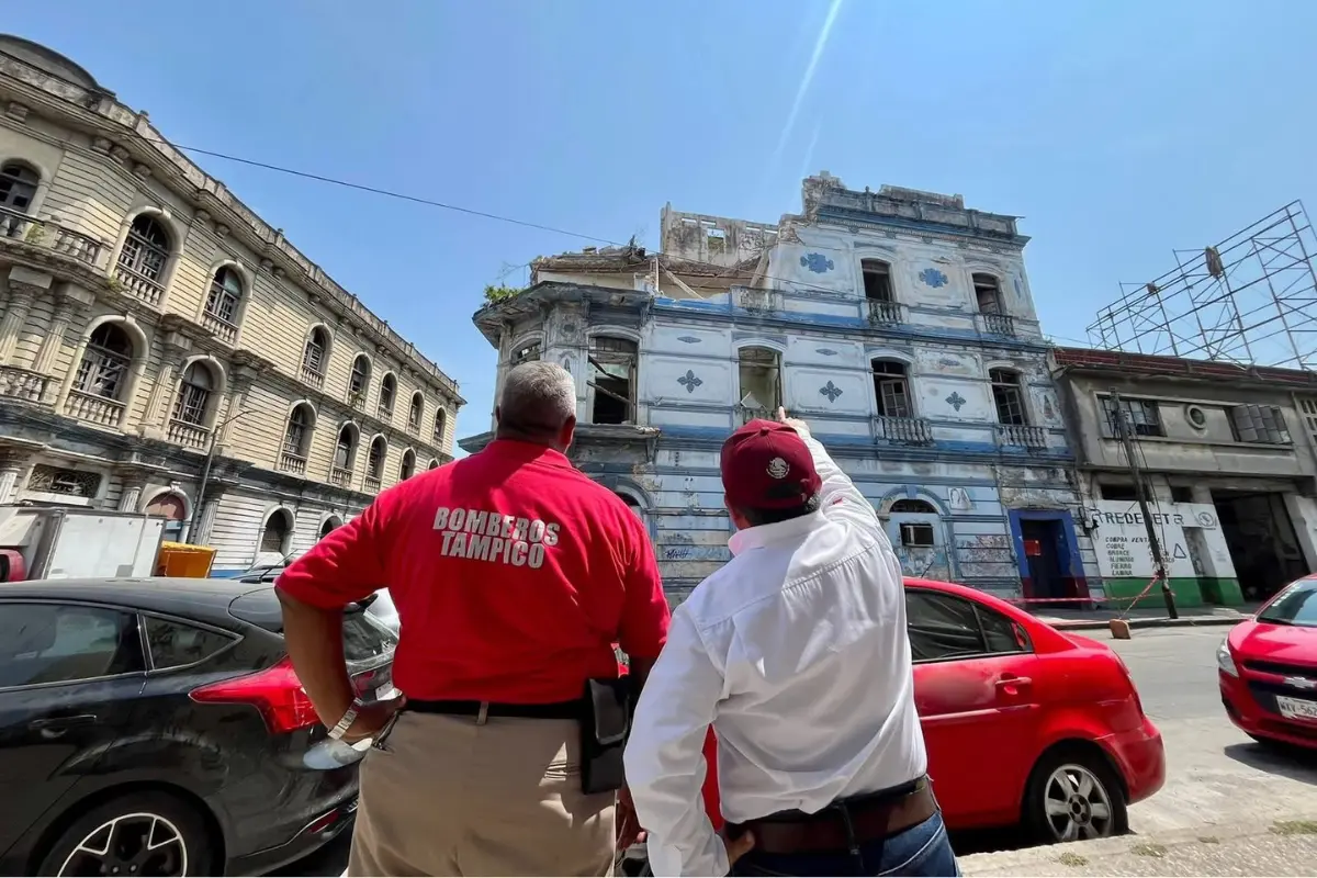 Pese a su arquitectura y profunda historia, decenas de edificios en el centro de Tampico han sido clasificados como riesgosos. Foto: Axel Hassel