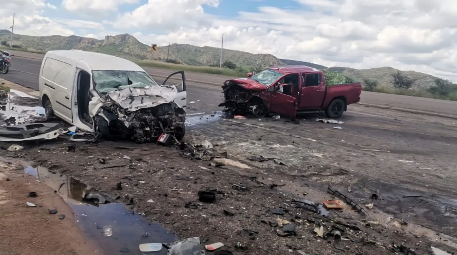 Un terrible accidente ocurrió en la carretera Durango - Parral. Foto: Especial.