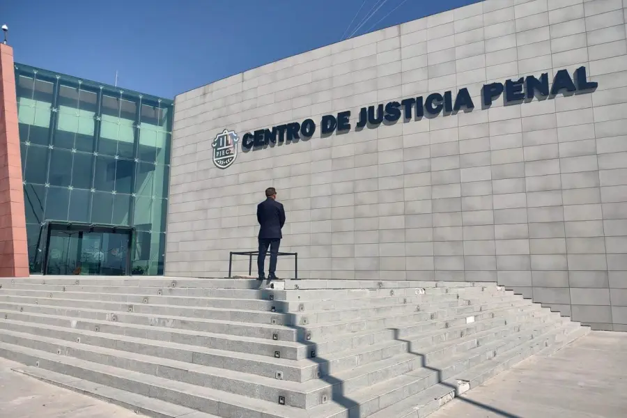 Saltillo: Exalumno acusado de atacar a subdirector es vinculado a proceso