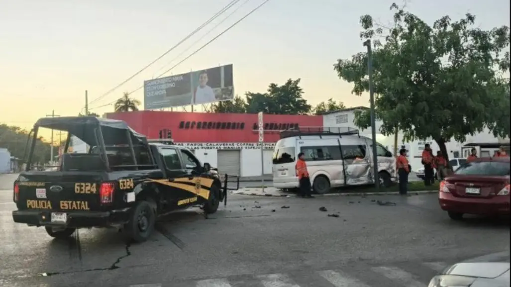 Accidente en la avenida Itzáes: choque entre unidad de la SSP y camioneta de transporte en Mérida