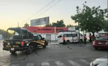 Accidente en la avenida Itzáes: choque entre unidad de la SSP y camioneta de transporte en Mérida