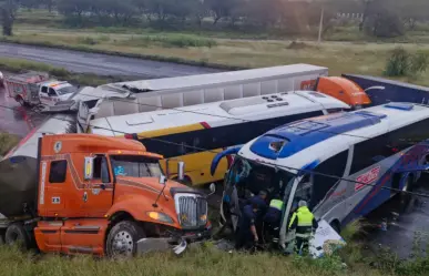 Choque múltiple en la carretera 45 deja más de 15 heridos en Aguascalientes