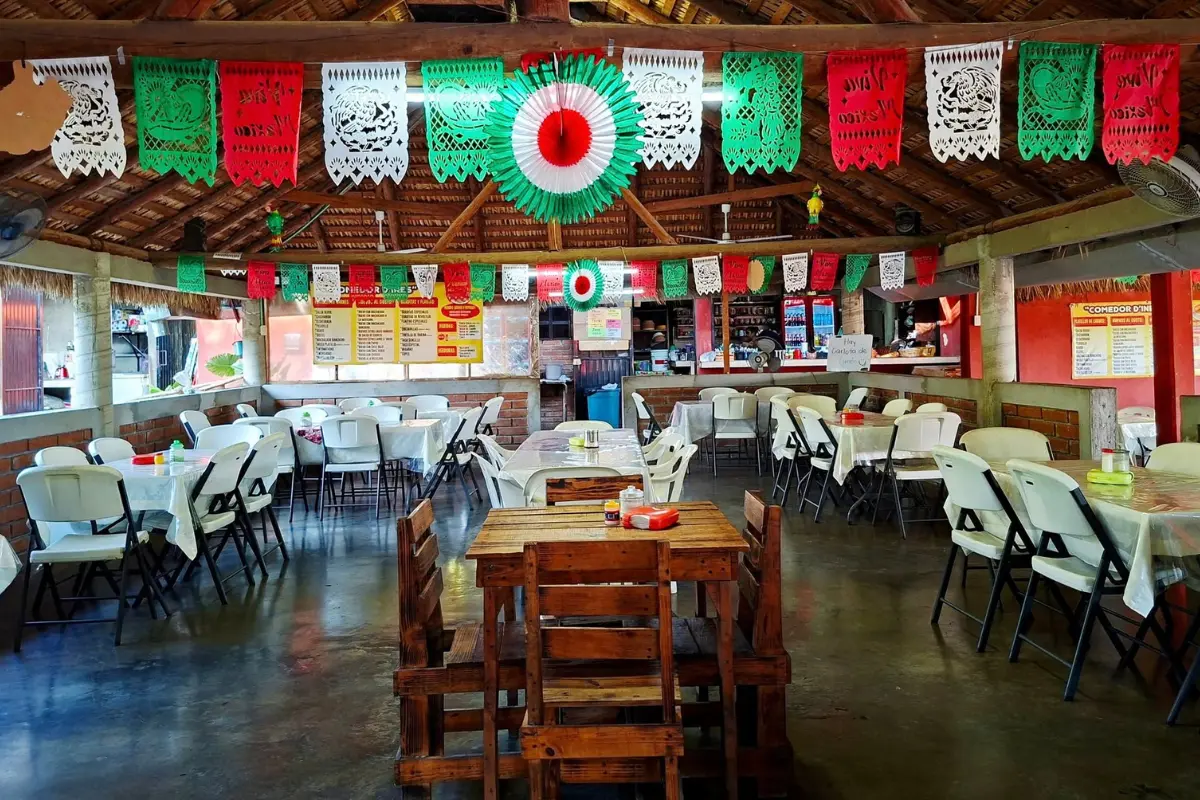 En este restaurante podrás degustar un exquisito pozole muy mexicano | Foto: Comedor Doña Inés