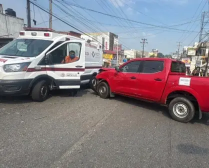 Motociclista muere tras chocar contra camioneta de la Fiscalía de Tabasco | VIDEO