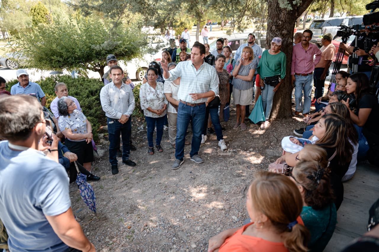 Javier Díaz lleva programa "Aquí Andamos"  a Lomas de Lourdes en Saltillo