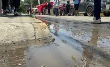 VIDEO | Fuga de aguas negras alcanza escuelas y negocios en Ixtapaluca, Edomex