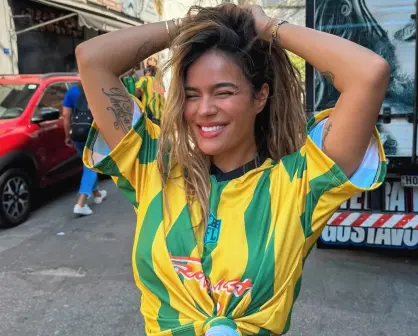 Karol G arma fiesta durante show de medio tiempo de la NFL en Brasil