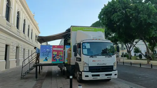 El Librobús acerca la lectura a la ciudad con ejemplares desde 9 pesos