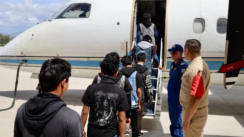 Regresan a Chiapas a 13 menores que llegaron solos y en barco a BCS
