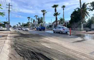 Derrames de aguas negras obligan a habilitar carril de doble sentido en Fidepaz