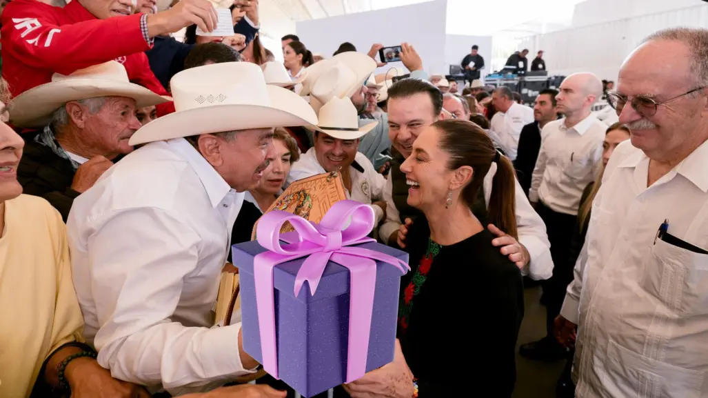 Claudia Sheinbaum se llevó un regalo muy especial durante su gira por Durango
