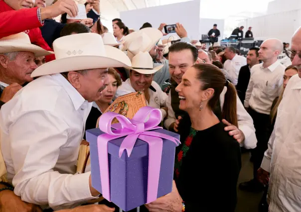 Claudia Sheinbaum se llevó un regalo muy especial durante su gira por Durango