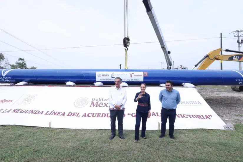 La presidenta de México, el gobernador de Tamaulipas y el titular de la CONAGUA supervisaron la obra. Foto: Carlos García