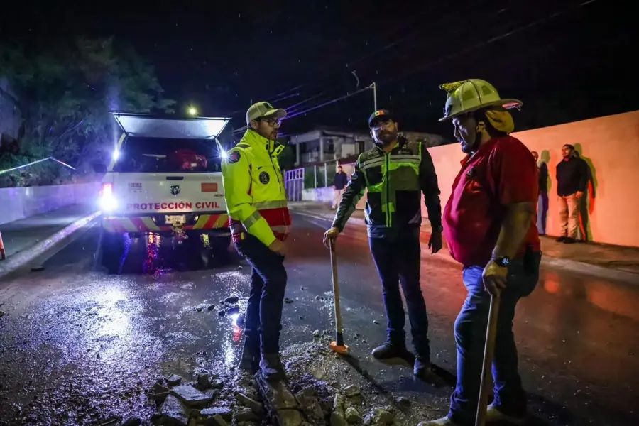 David de la Peña atiende afectaciones por lluvias en Santiago