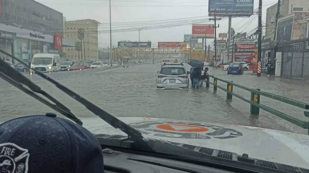 Estos son los cierres viales por las lluvias en Monterrey