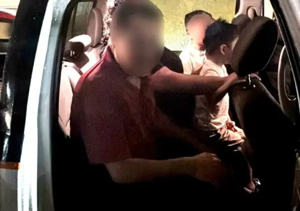 Policía rescata a familia atrapada en vehículo arrastrado por el agua en Guadalupe