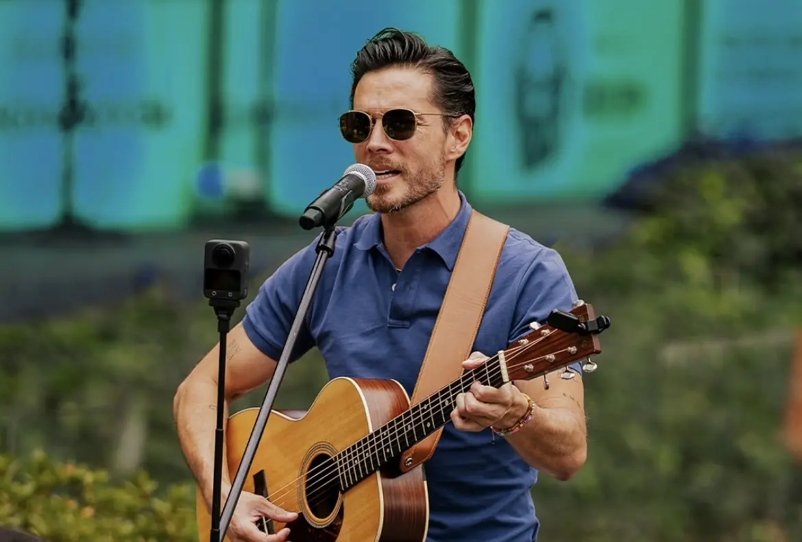 El intérprete lanza un ep con tres canciones y nos brinda su opinión sobre el exitoso programa que busca a las mejores voces de México. Foto: Agencias