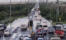 Lluvias provocan tráfico al norte de Nuevo León