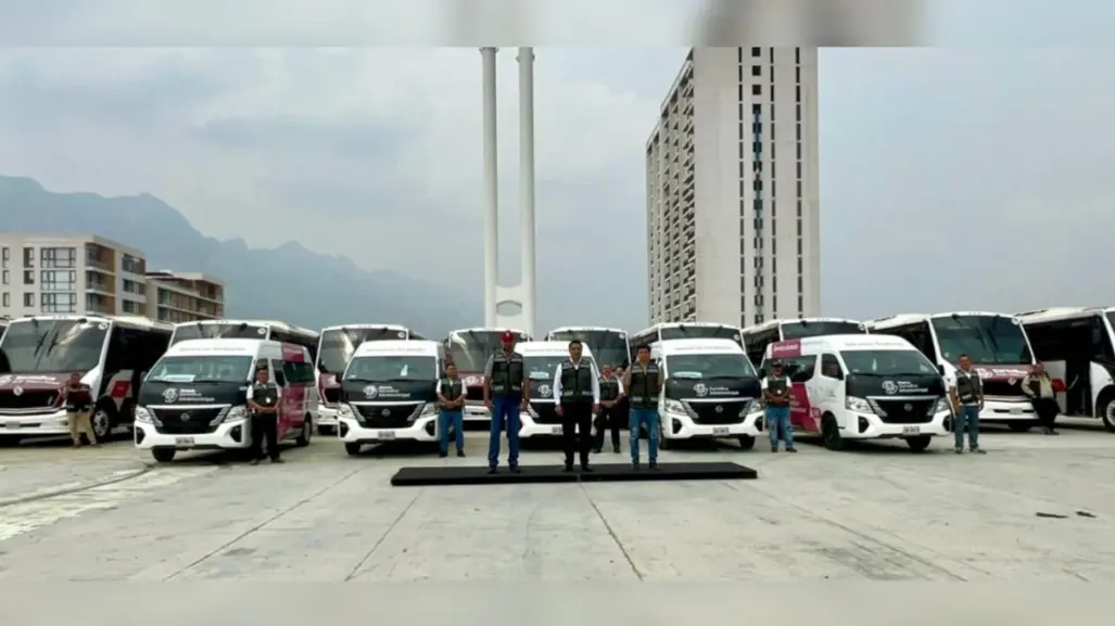 Gestiona Jesús Nava más transporte para mejorar movilidad en Santa Catarina