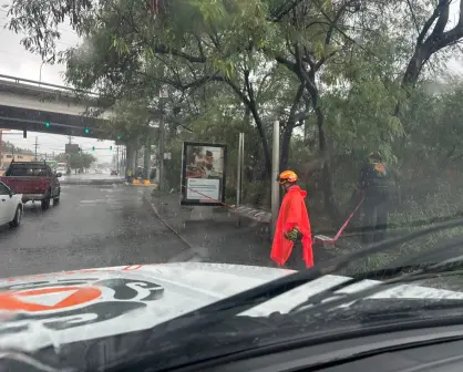 Protección Civil Nuevo León implementa operativo ante las lluvias en Monterrey