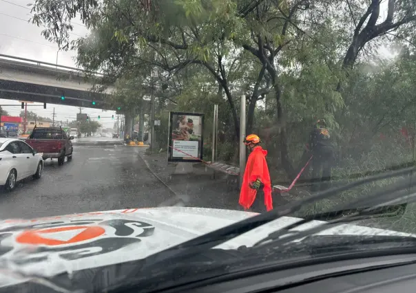 Protección Civil Nuevo León implementa operativo ante las lluvias en Monterrey