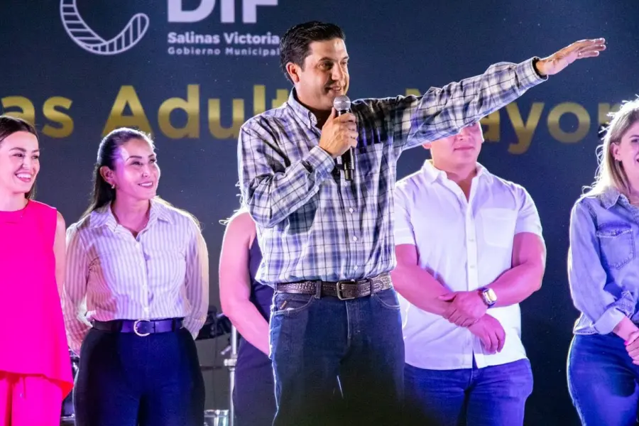 Raúl Cantú reconoce a adultos mayores como pilar de Salinas Victoria en gran celebración