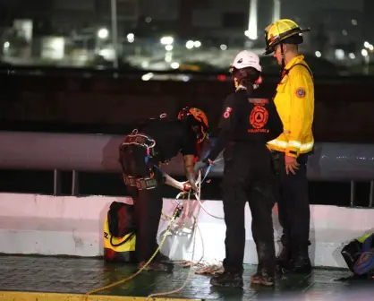 VIDEO | Así fue el rescate de un hombre bajo el puente del río Santa Catarina
