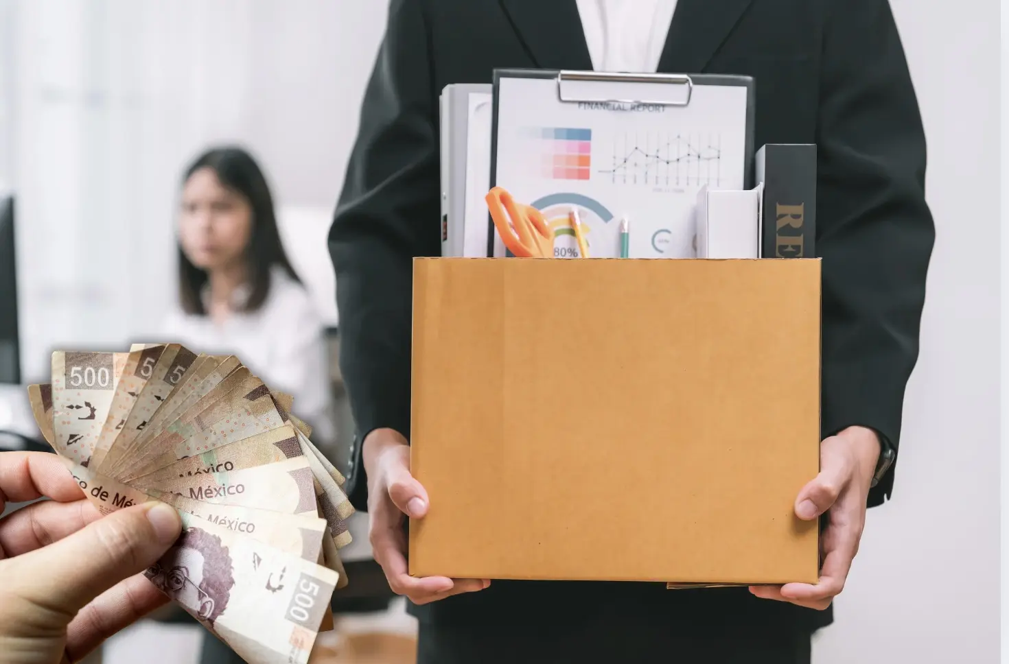 Persona que perdió su empleo, dinero. Foto: Canva