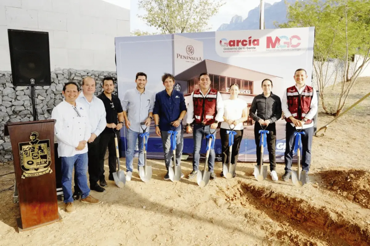 García anuncia el primer Starbucks con doble drive-thru en Nuevo León Foto: Gobierno de García.