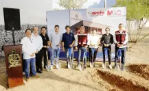 Manuel Guerra anuncia Starbucks con doble drive-thru en García