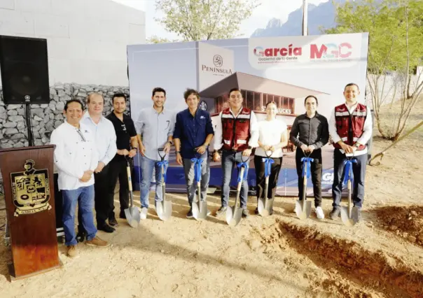 Manuel Guerra anuncia Starbucks con doble drive-thru en García