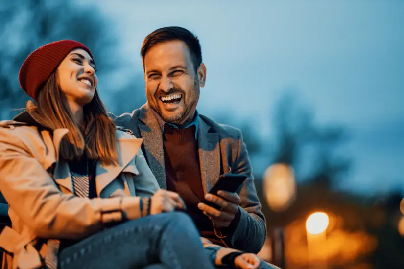 Para tener citas exitosas después de los 40 es esencial combinar madurez, autenticidad y habilidades de comunicación claras y efectivas. Foto: Canva