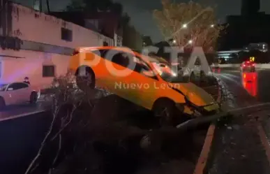 VIDEO | Exceso de velocidad provoca aparatoso choque en Monterrey