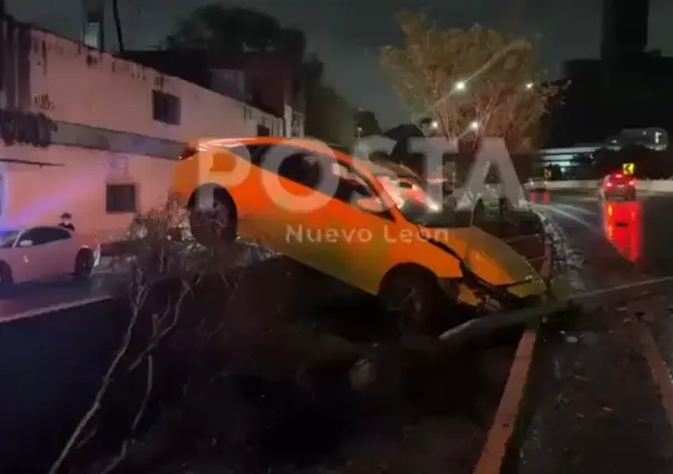 VIDEO | Exceso de velocidad provoca aparatoso choque en Monterrey