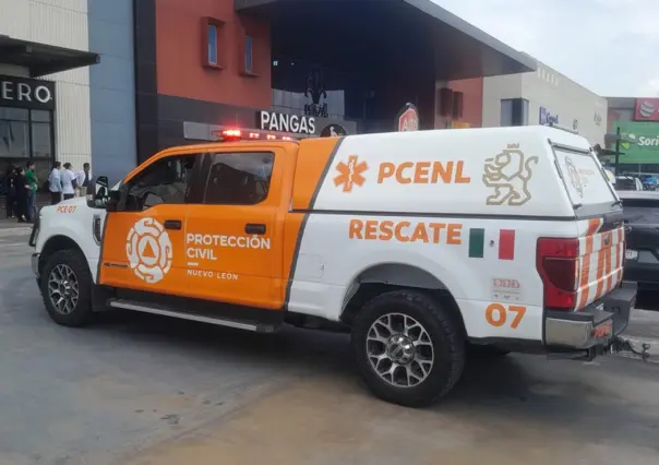Alerta en Plaza Fiesta Anáhuac por conato incendio
