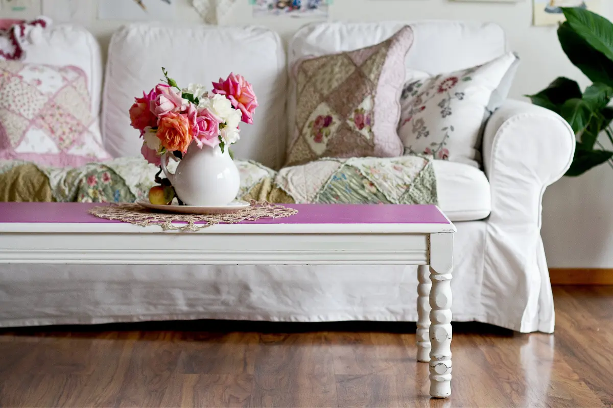Las flores son de los elementos indispensables para decorar cualquier espacio. Foto: Canva