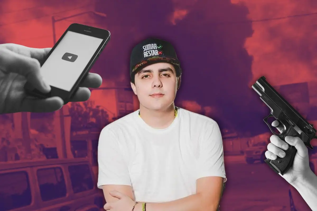 Markitos Toys, mano sosteniendo teléfono con logo de YouTube, mano sosteniendo arma de fuego. Foto: Lyssette Téllez