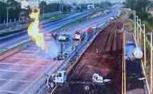 Cerrada la autopista México-Puebla por volcadura de pipa en el km 39; estas son las rutas alternas Cerrada la autopista México-Puebla por volcadura de pipa en el km 39; estas son las rutas alternas