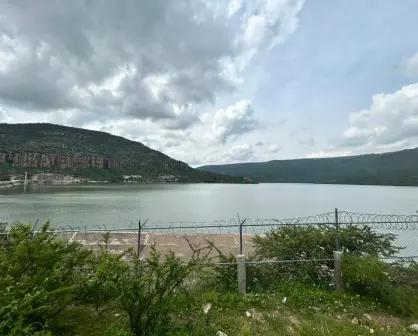 La presa Guadalupe Victoria y la cantidad de litros que derrama tras las tormentas recientes